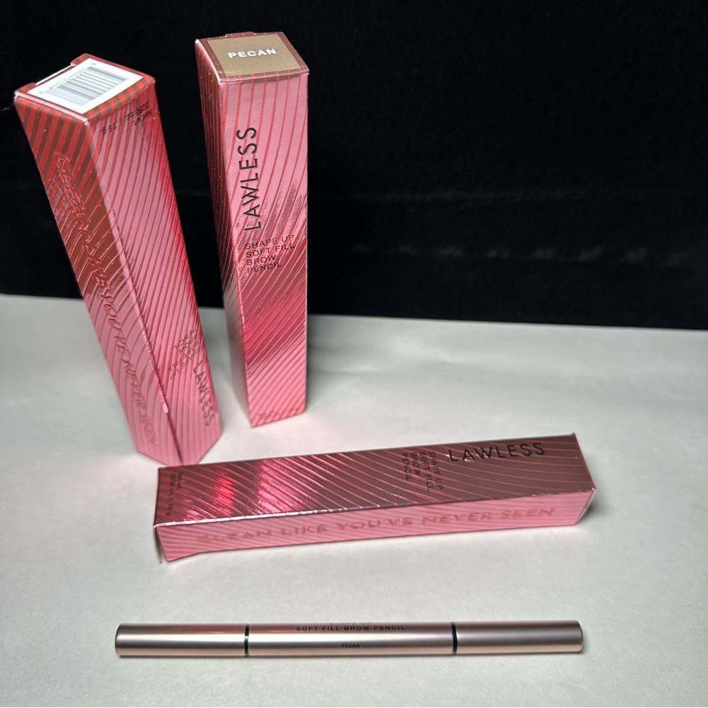 LAWLESS Lip Liner in Pecan Brown